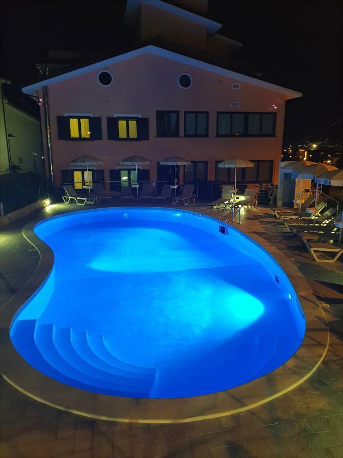 Residence Gli Ulivi Di Eolo Sapri Eksteriør bilde